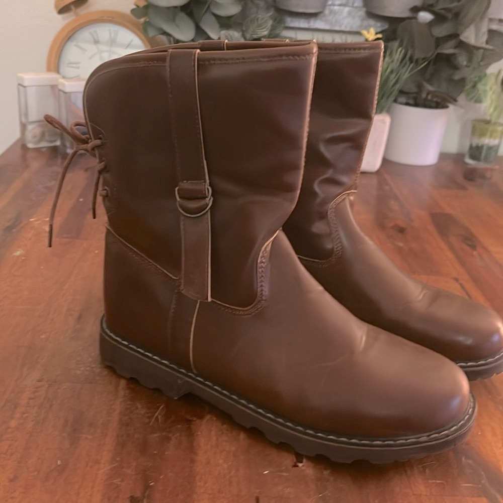 ...Sharp Slip On Brown Oil Resistant Boots. Size: 41